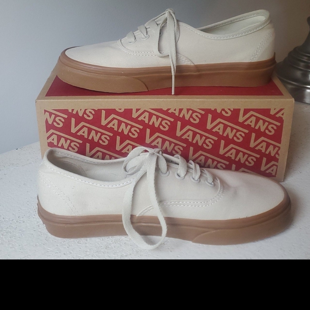 Vans Authentic Cream Marshmallow and Gum Size 7.5 women